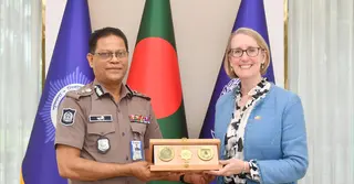 আইজিপির সঙ্গে যুক্তরাজ্যের হাইকমিশনারের সাক্ষাৎ